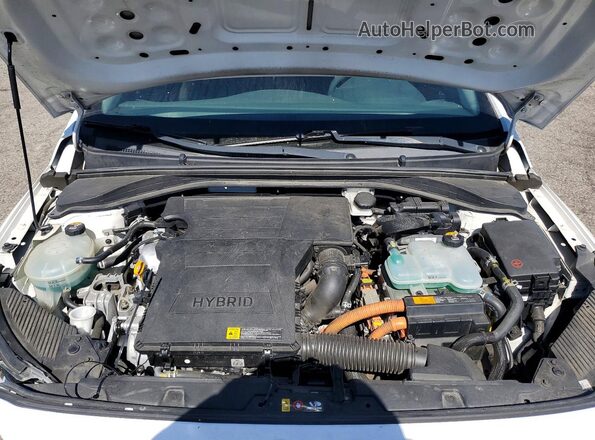 KMHC65LC0HU039069 2017 HYUNDAI IONIQ White Вид задньої частини салону