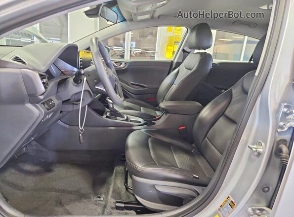 KMHC65LC0NU270162 2022 HYUNDAI IONIQ Blue Widok wnętrza z przodu