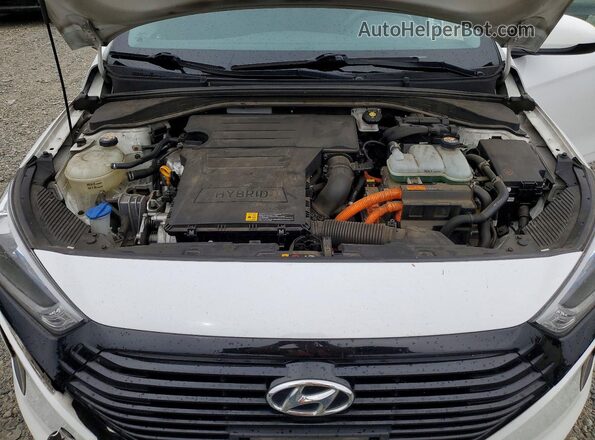 KMHC65LC2HU031295 2017 HYUNDAI IONIQ White Vista del compartimento del motor