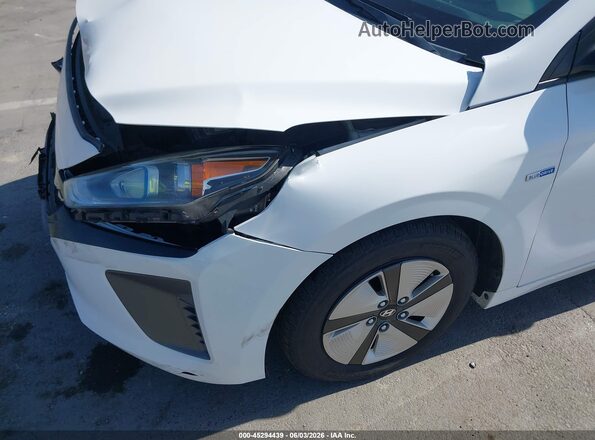 KMHC65LC2KU107539 2019 HYUNDAI IONIQ HYBRID White Вид задньої частини салону