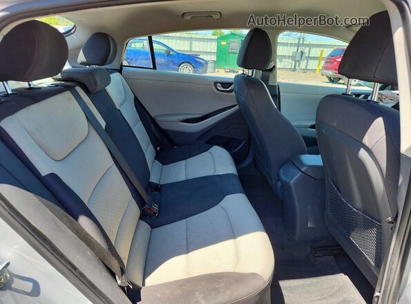 KMHC65LC3KU115438 2019 HYUNDAI IONIQ Silver უკანა სავარძლების ხედი