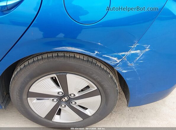 KMHC65LC4HU045554 2017 HYUNDAI IONIQ HYBRID Синий Вид спереди