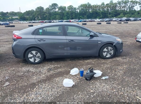 KMHC65LC4JU102924 2018 HYUNDAI IONIQ HYBRID Gray Rear interior view
