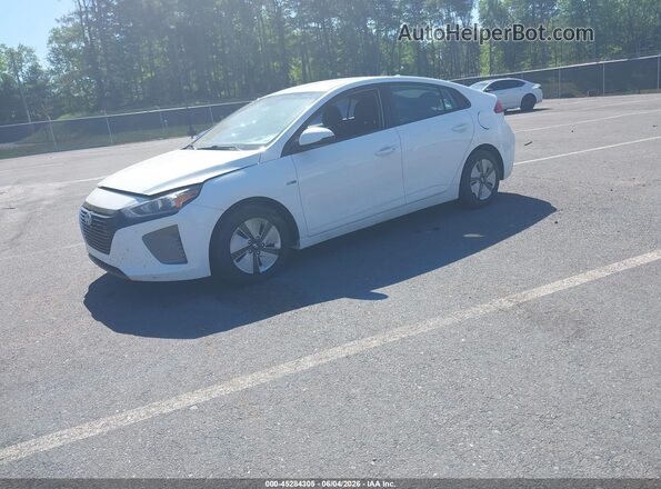 KMHC65LC4KU178709 2019 HYUNDAI IONIQ HYBRID White Առջևի ձախ երեք քառորդ տեսարան