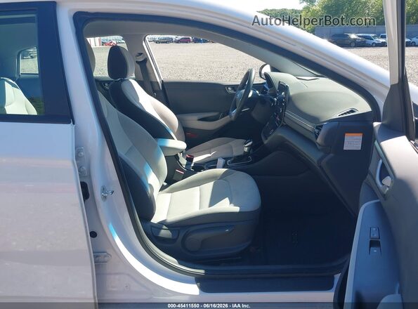 KMHC65LC4MU247031 2021 HYUNDAI IONIQ HYBRID White Widok wnętrza z przodu
