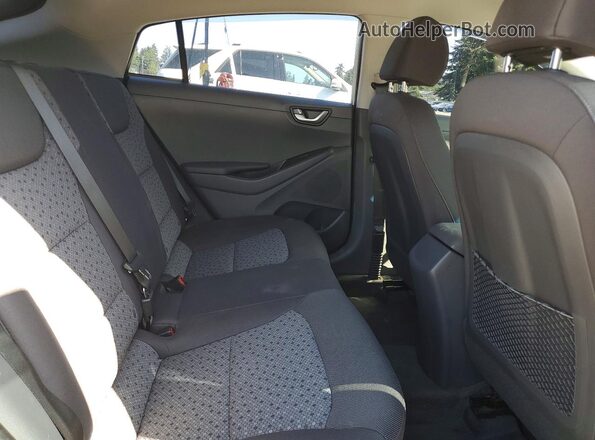 KMHC65LC5HU022364 2017 HYUNDAI IONIQ Silver Вид задніх сидінь