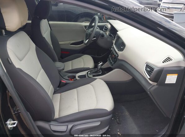 KMHC65LC5KU139546 2019 HYUNDAI IONIQ HYBRID Черный Вид салона спереди