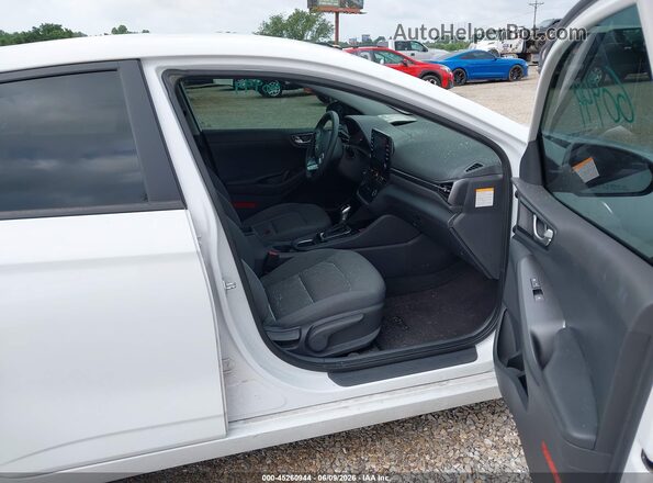 KMHC65LC6LU231895 2020 HYUNDAI IONIQ HYBRID White Вид салону спереду