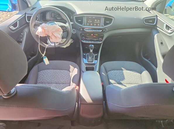 KMHC65LC7HU056645 2017 HYUNDAI IONIQ Blue Widok deski rozdzielczej