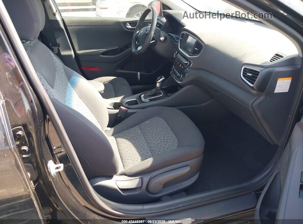 KMHC65LC7JU095533 2018 HYUNDAI IONIQ HYBRID Black Widok wnętrza z przodu
