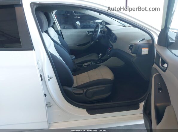 KMHC65LC9KU145222 2019 HYUNDAI IONIQ HYBRID White Widok wnętrza z przodu