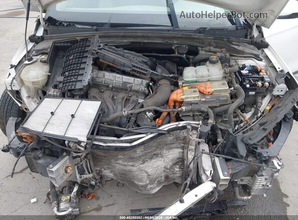 KMHC65LD2KU147130 2019 HYUNDAI IONIQ PLUG-IN HYBRID White Widok z tyłu