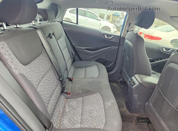 KMHC65LD6JU095855 2018 HYUNDAI IONIQ Blue Widok tylnych siedzeń