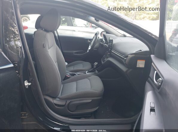 KMHC65LD9MU256316 2021 HYUNDAI IONIQ PLUG-IN HYBRID Черный Вид салона спереди