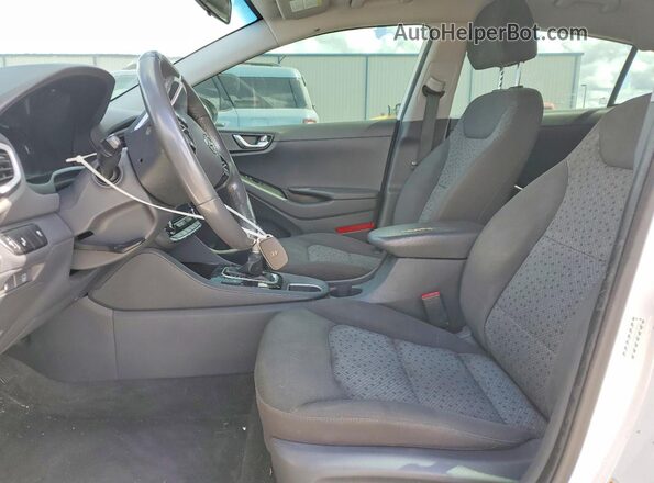 KMHC75LC3HU043422 2017 HYUNDAI IONIQ White Вид салону спереду