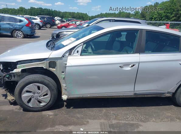 KMHC75LC3JU064213 2018 HYUNDAI IONIQ HYBRID Silver Front view