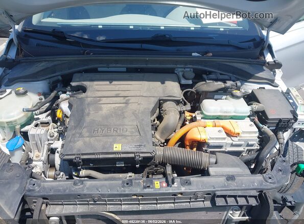 KMHC75LC3JU064213 2018 HYUNDAI IONIQ HYBRID Silver Rear view