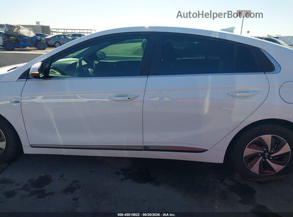 KMHC75LC3KU124668 2019 HYUNDAI IONIQ HYBRID White 360 interior view