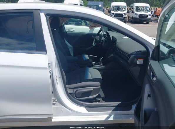 KMHC75LC3MU260768 2021 HYUNDAI IONIQ HYBRID White Widok wnętrza z przodu