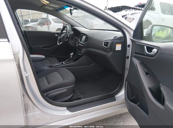 KMHC75LC5JU103142 2018 HYUNDAI IONIQ HYBRID Silver Вид салону спереду