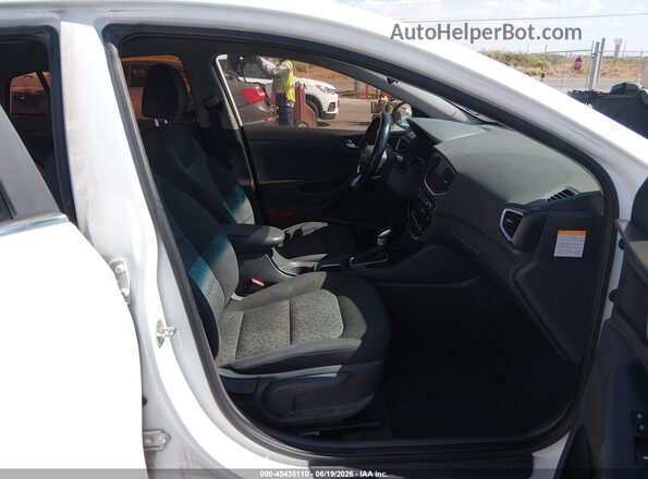 KMHC75LC6HU030664 2017 HYUNDAI IONIQ HYBRID White Widok wnętrza z przodu