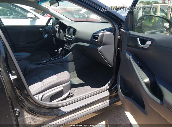 KMHC75LC8HU054593 2017 HYUNDAI IONIQ HYBRID Черный Вид салона спереди