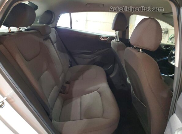 KMHC75LC9LU214988 2020 HYUNDAI IONIQ Silver უკანა სავარძლების ხედი