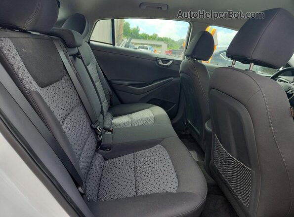 KMHC75LCXHU028397 2017 HYUNDAI IONIQ White Հետևի նստատեղերի տեսք