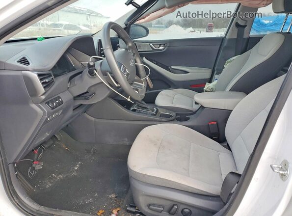 KMHC75LD8MU260015 2021 HYUNDAI IONIQ White წინა სალონის ხედი