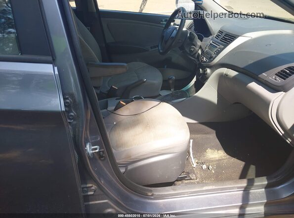 KMHCT4AE0HU195023 2017 HYUNDAI ACCENT Gray Widok wnętrza z przodu