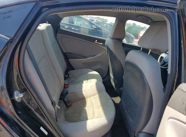 KMHCT4AE0HU318092 2017 HYUNDAI ACCENT Black Widok tylnych siedzeń
