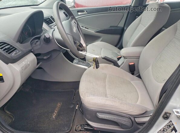 KMHCT4AE1GU953059 2016 HYUNDAI ACCENT Silver Вид салону спереду