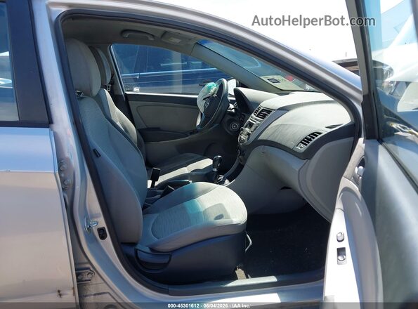 KMHCT4AE2GU961882 2016 HYUNDAI ACCENT Silver წინა სალონის ხედი