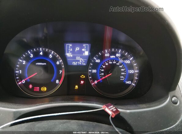 KMHCT4AE2GU968928 2016 HYUNDAI ACCENT Beige Հետևի նստատեղերի տեսք