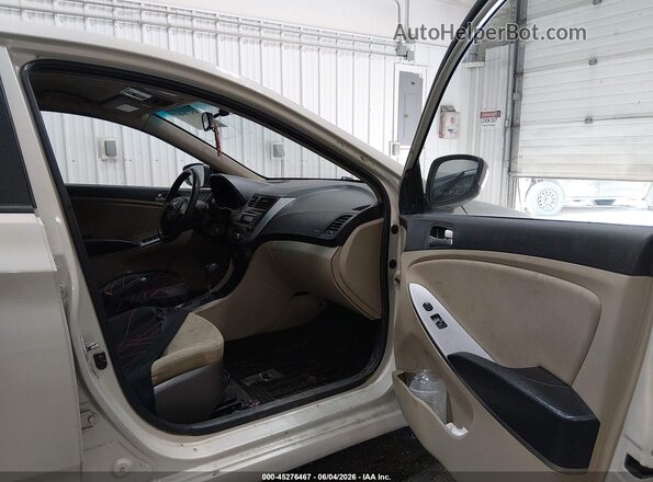 KMHCT4AE2GU968928 2016 HYUNDAI ACCENT Beige Սալոնի դիմացի տեսք