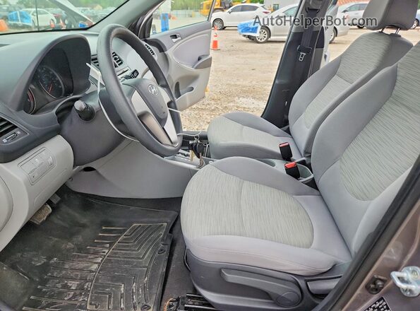 KMHCT4AE2HU393067 2017 HYUNDAI ACCENT Gray წინა სალონის ხედი