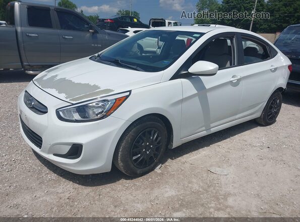 KMHCT4AE4HU201390 2017 HYUNDAI ACCENT White Vista tres cuartos delantera izquierda