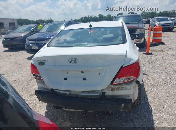 KMHCT4AE4HU201390 2017 HYUNDAI ACCENT White 