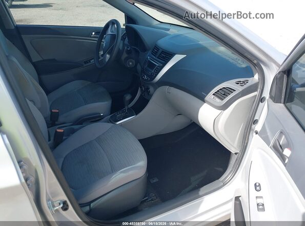 KMHCT4AE4HU320623 2017 HYUNDAI ACCENT Silver Вид салону спереду