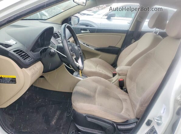 KMHCT4AE4HU363293 2017 HYUNDAI ACCENT White წინა სალონის ხედი