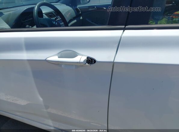 KMHCT4AE7GU043111 2016 HYUNDAI ACCENT White უკანა სალონის ხედი
