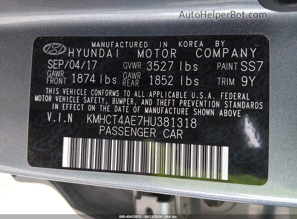 KMHCT4AE7HU381318 2017 HYUNDAI ACCENT Gray Widok komory silnika