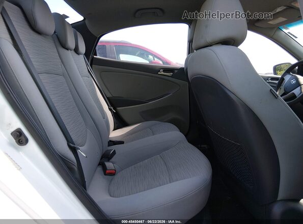 KMHCT4AE8HU326182 2017 HYUNDAI ACCENT White Вид наклейки з VIN-кодом