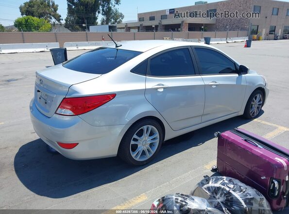 KMHCT4AE9HU196509 2017 HYUNDAI ACCENT Серебряный Задняя правая четверть
