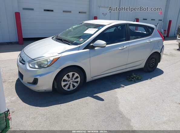 KMHCT5AE1GU257047 2016 HYUNDAI ACCENT Silver Առջևի ձախ երեք քառորդ տեսարան