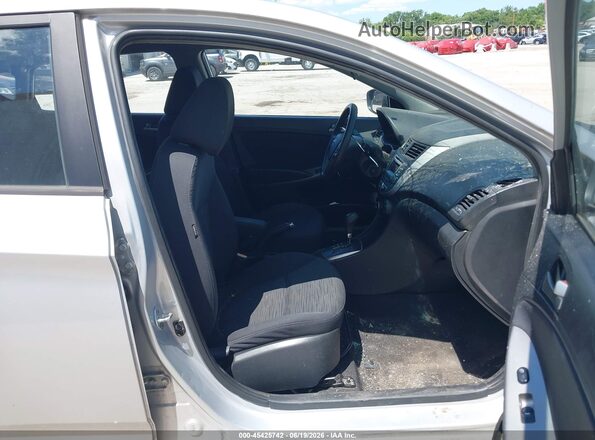 KMHCT5AE1GU257047 2016 HYUNDAI ACCENT Silver Սալոնի դիմացի տեսք