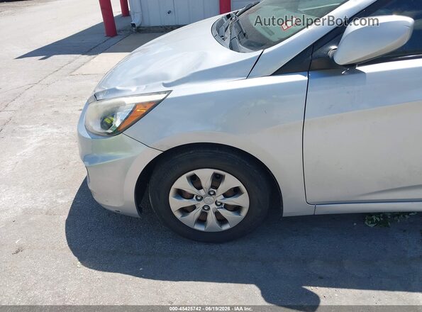 KMHCT5AE1GU257047 2016 HYUNDAI ACCENT Silver Դիմացի տեսք