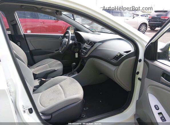 KMHCT5AE1GU262894 2016 HYUNDAI ACCENT White Widok wnętrza z przodu