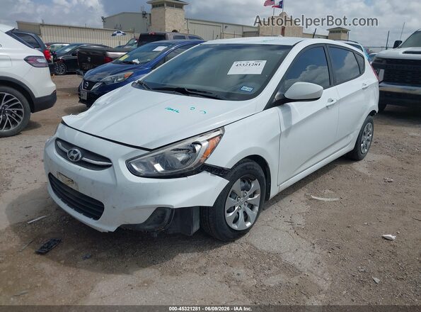 KMHCT5AE2HU324952 2017 HYUNDAI ACCENT White Առջևի ձախ երեք քառորդ տեսարան