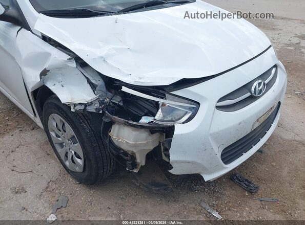 KMHCT5AE2HU324952 2017 HYUNDAI ACCENT White Դիմացի տեսք